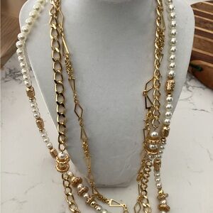 Elegant Gold tone and faux Pearl Necklace